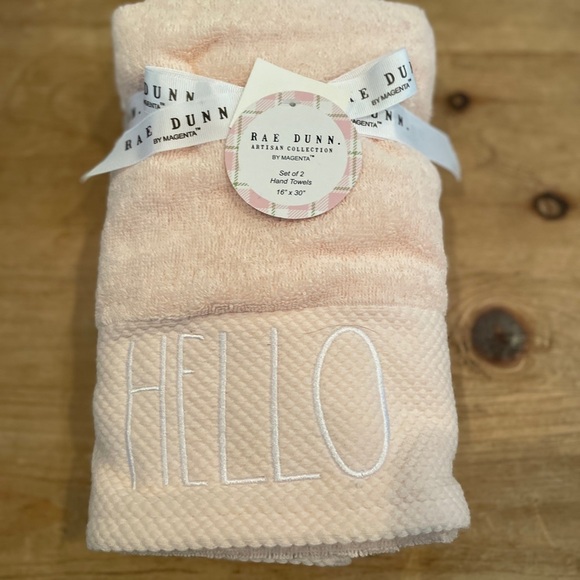 NWT Rae Dunn Set of 2 Hello Spring Bath Hand Towels Pink White Embroidered - Picture 2 of 4